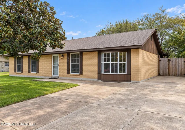 Photo 2 of Single family home for sale at 7516 Madison Dr, Biloxi, MS 39532 | MLS# 4164901 | Listing updated on 2026-10-12