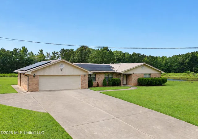 Photo 2 of Single family home for sale at 1077 Evergreen Rd, Louisville, MS 39339 | MLS# 4165000 | Listing updated on 2026-10-08