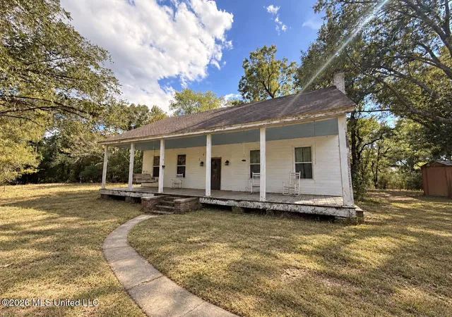 Single family home for sale at 2122 Page Rd, Crystal Springs, MS 39059 | MLS# 4164899