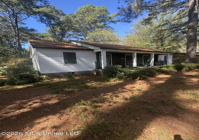 Photo 2 of Multi family home for sale at 2111 East Dr, Jackson, MS 39204 | MLS# 4164936 | Listing updated on 2026-10-08