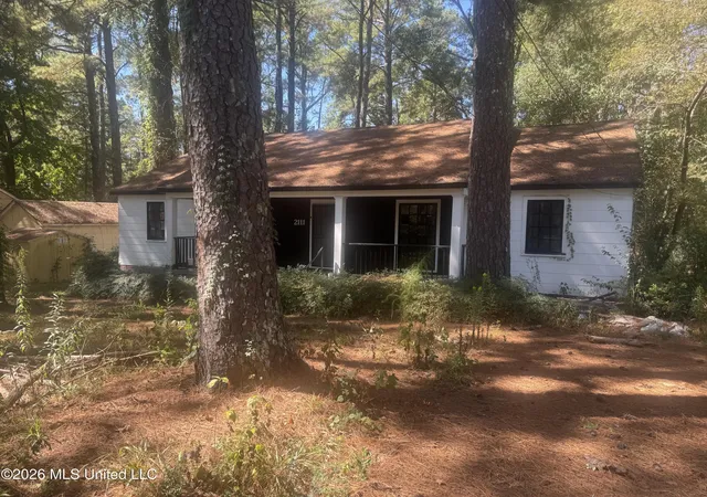 Photo 3 of Multi family home for sale at 2111 East Dr, Jackson, MS 39204 | MLS# 4164936 | Listing updated on 2026-10-08