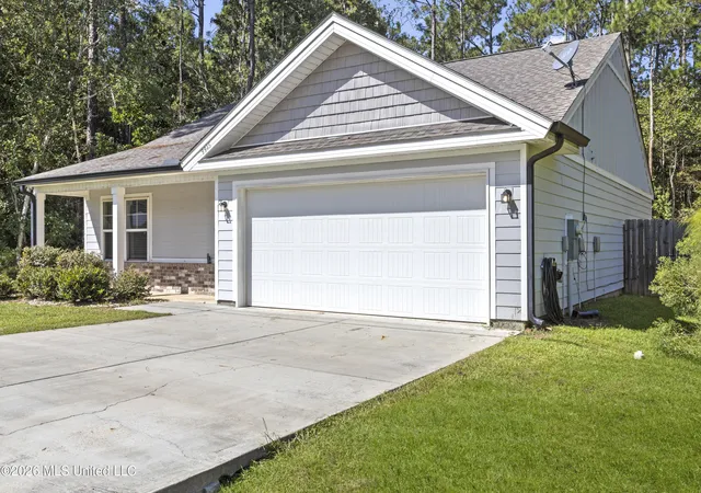 Photo 3 of Single family home for sale at 9945 Kahana St, Diamondhead, MS 39525 | MLS# 4164991 | Listing updated on 2026-10-08