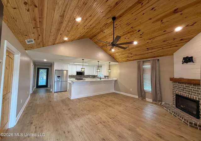 Photo 3 of Single family home for sale at 14 Mixon Rd, New Augusta, MS 39462 | MLS# 4165505 | Listing updated on 2026-10-14