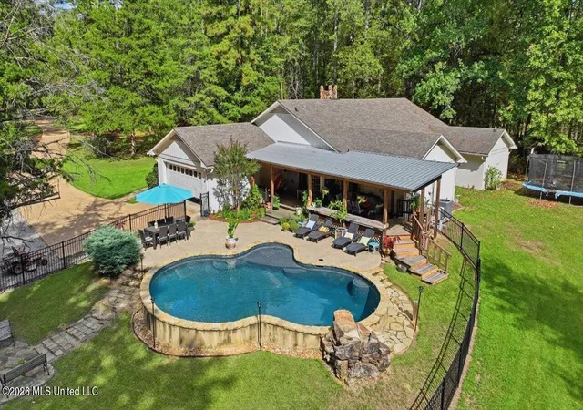 Photo 3 of Sale Pending at 113 Quail Holw Pl, Brandon, MS 39047 | MLS# 4165154 | Listing updated on 2026-10-19