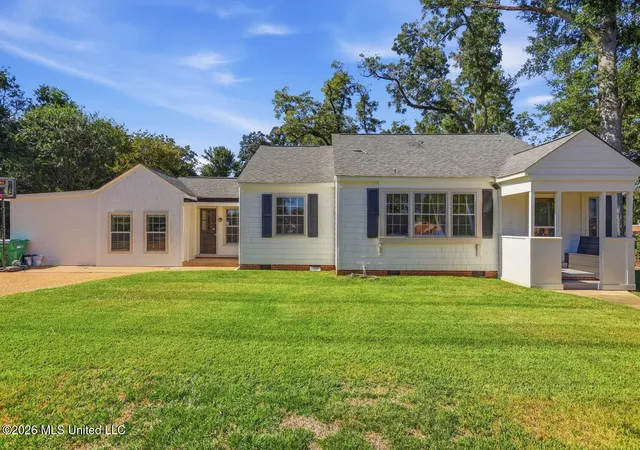 Photo 2 of Single family home for sale at 129 Mimosa St, Raymond, MS 39154 | MLS# 4165105 | Listing updated on 2026-10-19