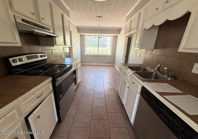 Photo 2 of Single family home for sale at 4748 Old Poplar Rd, Jackson, MS 39212 | MLS# 4165060 | Listing updated on 2026-10-09