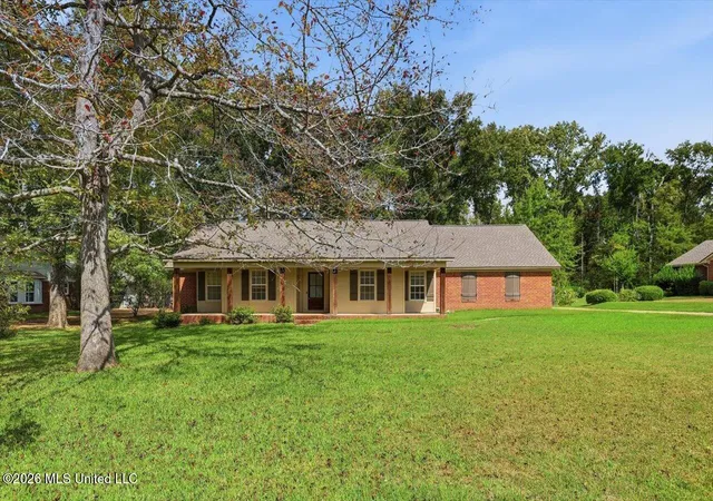 Photo 1 of Single family home for sale at 129 Sumac Dr, Madison, MS 39110 | MLS# 4165373 | Listing updated on 2026-10-13