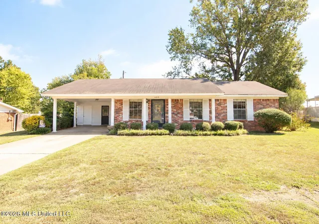 Single family home for sale at 665 Scenic Dr, Grenada, MS 38901 | MLS# 4165179