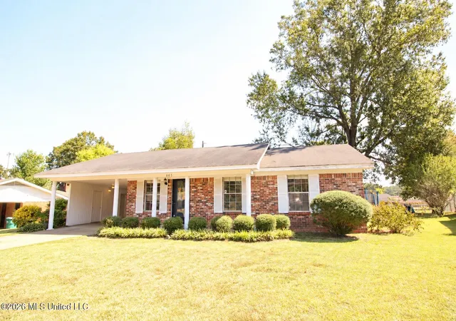Photo 3 of Single family home for sale at 665 Scenic Dr, Grenada, MS 38901 | MLS# 4165179 | Listing updated on 2026-10-10