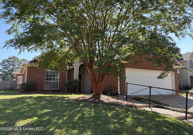 Photo 1 of Single family home for sale at 2141 W Fairway Dr, Brandon, MS 39047 | MLS# 4165110 | Listing updated on 2026-10-19