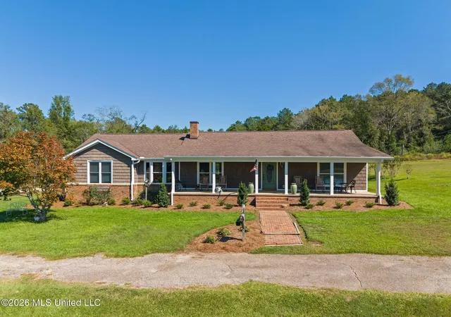 Photo 2 of Single family home for sale at 46 Big View Dr, Laurel, MS 39443 | MLS# 4165466 | Listing updated on 2026-10-14
