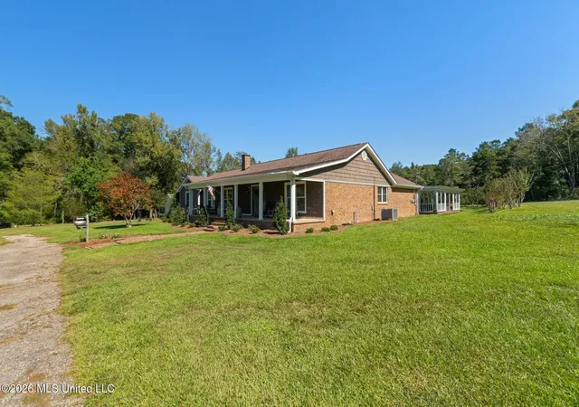 Photo 3 of Single family home for sale at 46 Big View Dr, Laurel, MS 39443 | MLS# 4165466 | Listing updated on 2026-10-14