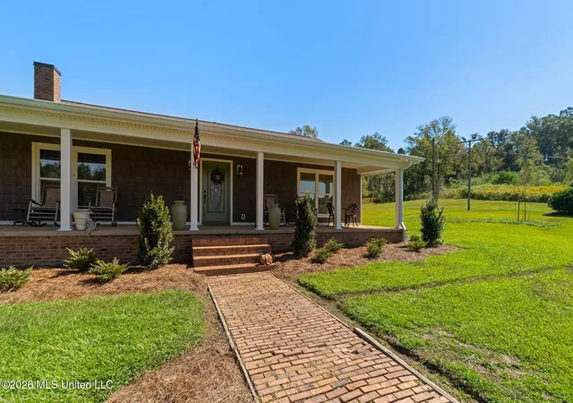 Photo 4 of Single family home for sale at 46 Big View Dr, Laurel, MS 39443 | MLS# 4165466 | Listing updated on 2026-10-14