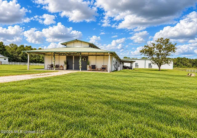 Photo 1 of Single family home for sale at 11450 County Farm Rd, Gulfport, MS 39503 | MLS# 4165158 | Listing updated on 2026-10-10