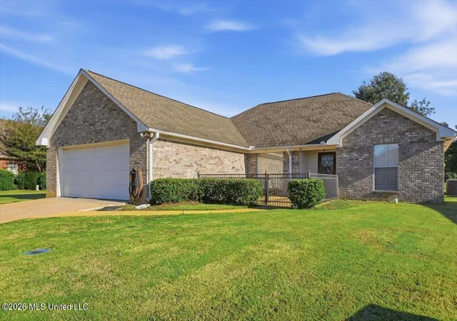 Photo 2 of Single family home for sale at 804 Cottonridge Dr, Pearl, MS 39208 | MLS# 4165160 | Listing updated on 2026-10-10