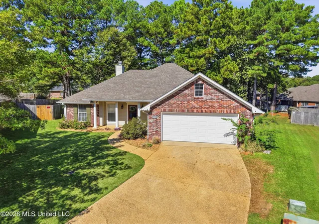 Photo 2 of Sale Pending at 307 Bedford Ct, Brandon, MS 39047 | MLS# 4165171 | Listing updated on 2026-10-18