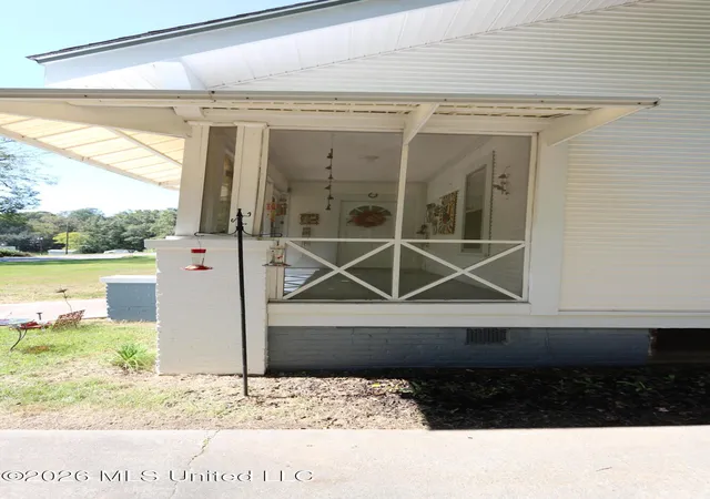 Photo 3 of Single family home for sale at 513 W 16th Street, Laurel, MS 39440 | MLS# 4165268 | Listing updated on 2026-10-24