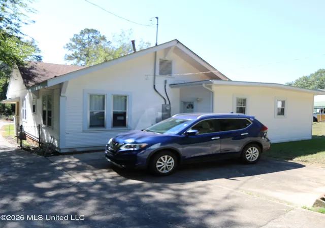 Photo 3 of Single family home for sale at 513 W 16th Street, Laurel, MS 39440 | MLS# 4165268 | Listing updated on 2026-10-24