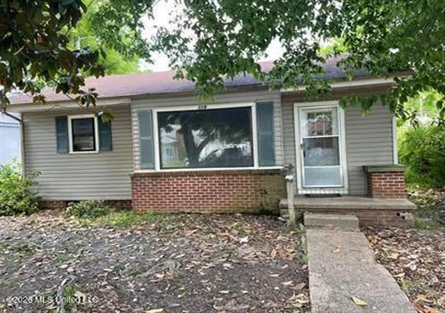 Single family home for sale at 119 S Canal St, Tupelo, MS 38804 | MLS# 4165263 | Listing updated on 2026-10-12