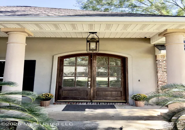 Photo 3 of Single family home for sale at 814 Canebreak Dr, Ocean Springs, MS 39564 | MLS# 4165227 | Listing updated on 2026-10-13