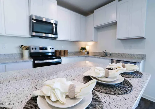 Photo 4 of Single family home for sale at 24 Mcgilvery Dr, Byhalia, MS 38611 | MLS# 4165233 | Listing updated on 2026-10-11