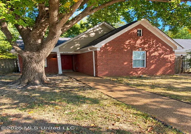 Photo 2 of Single family home for sale at 2700 Hampden Cvs, Horn Lake, MS 38637 | MLS# 4165242 | Listing updated on 2026-10-13