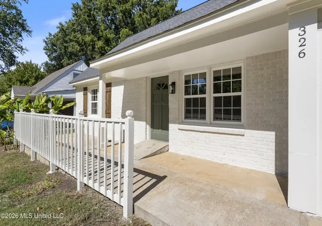 Photo 3 of Sale Pending at 326 Hillbrook Dr, Southaven, MS 38671 | MLS# 4165245 | Listing updated on 2026-10-21