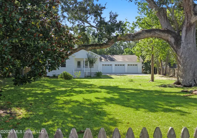 Photo 2 of Sale Pending at 410 E 2nd Street, Pass Christian, MS 39571 | MLS# 4165306 | Listing updated on 2026-10-22
