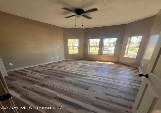 Photo 4 of Single family home for sale at 2621 Beachview Dr, Ocean Springs, MS 39564 | MLS# 4165364 | Listing updated on 2026-10-13