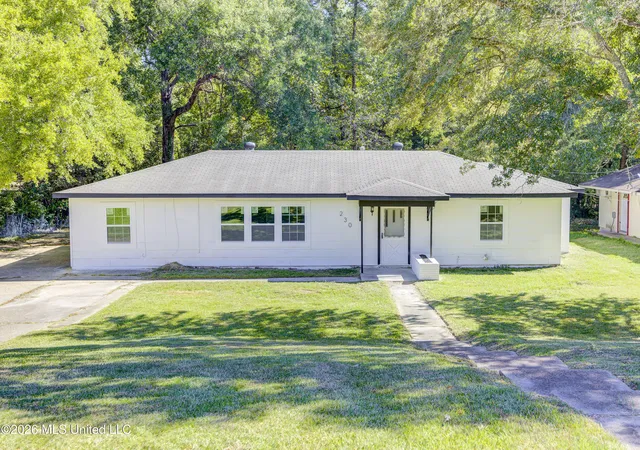 Photo 1 of Single family home for sale at 230 Hillside Dr, Vicksburg, MS 39180 | MLS# 4165278 | Listing updated on 2026-10-12