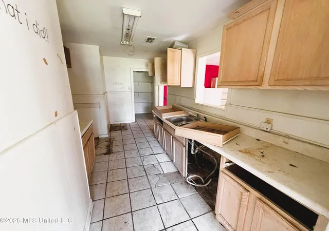 Photo 4 of Sale Pending at 36 37th Street, Gulfport, MS 39507 | MLS# 4165470 | Listing updated on 2026-10-17