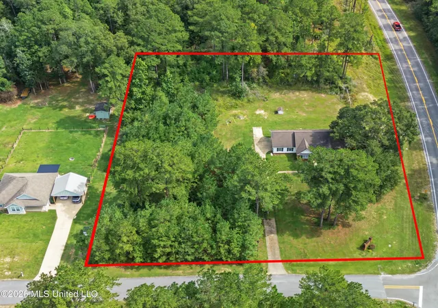 Photo 3 of Sale Pending at 104 Southern Oak, Lucedale, MS 39452 | MLS# 4165290 | Listing updated on 2026-10-15