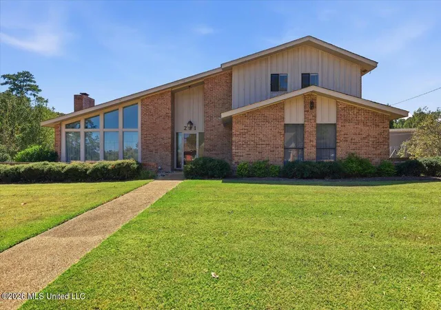 Photo 1 of Sale Pending at 231 Kitchings Dr, Clinton, MS 39056 | MLS# 4165443 | Listing updated on 2026-10-15