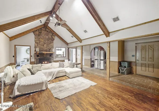Photo 4 of Single family home for sale at 1085 Ole Springs Rd, Summit, MS 39666 | MLS# 4165337 | Listing updated on 2026-10-22