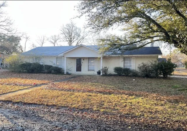Photo 1 of Single family home for sale at 2 Pine Cir, Indianola, MS 38751 | MLS# 4165352 | Listing updated on 2026-10-13
