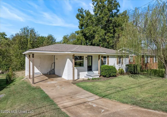 Photo 3 of Single family home for sale at 2757 Panola St, Hernando, MS 38632 | MLS# 4165311 | Listing updated on 2026-10-12