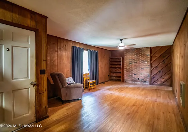 Photo 2 of Single family home for sale at 1812 Farrish Gravel Rd, Batesville, MS 38606 | MLS# 4165422 | Listing updated on 2026-10-13