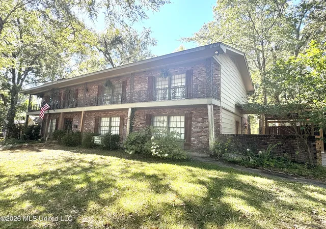 Photo 1 of Single family home for sale at 4433 Deer Crk Dr, Jackson, MS 39211 | MLS# 4165345 | Listing updated on 2026-10-13