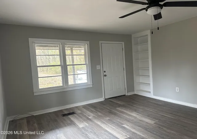 Photo 4 of Single family home for sale at 1070 E Broadwater Rd, Byram, MS 39212 | MLS# 4165392 | Listing updated on 2026-10-13