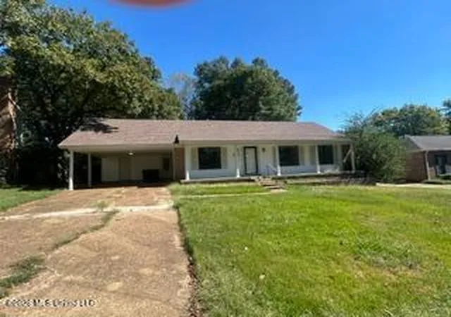 Single family home for sale at 8278 W Lake Shore Dr, Southaven, MS 38671 | MLS# 4165403