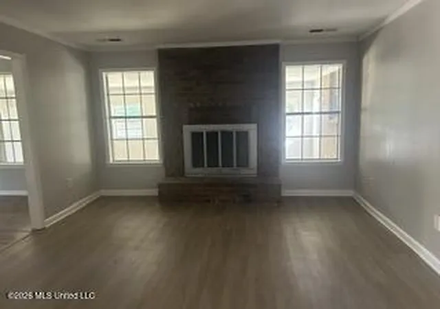 Photo 3 of Single family home for sale at 8278 W Lake Shore Dr, Southaven, MS 38671 | MLS# 4165403 | Listing updated on 2026-10-24