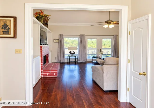 Photo 3 of Single family home for sale at 7220 E Golden Oaks Loop Dr, Southaven, MS 38671 | MLS# 4165449 | Listing updated on 2026-10-21