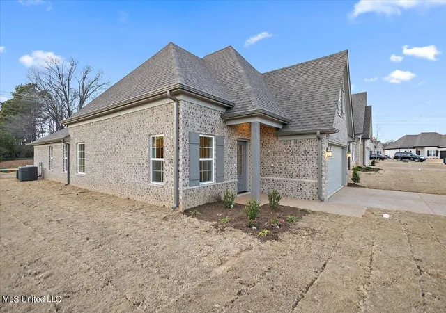 Photo 2 of Single family home for sale at 13758 Molly Madeline Ln, Olive Branch, MS 38654 | MLS# 4165395 | Listing updated on 2026-10-13