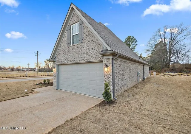 Photo 3 of Single family home for sale at 13758 Molly Madeline Ln, Olive Branch, MS 38654 | MLS# 4165395 | Listing updated on 2026-10-13
