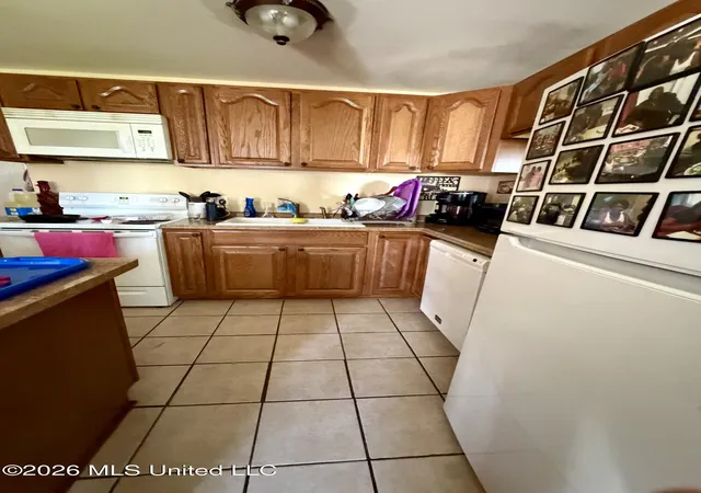 Photo 3 of Sale Pending at 202 Jarrell St, Picayune, MS 39466 | MLS# 4165415 | Listing updated on 2026-10-18
