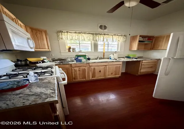Photo 4 of Single family home for sale at 703 W Canal St, Picayune, MS 39466 | MLS# 4165434 | Listing updated on 2026-10-15