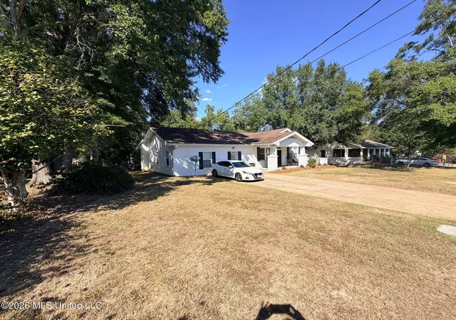 Photo 4 of Single family home for sale at 109 NW 3rd Street, Magee, MS 39111 | MLS# 4165430 | Listing updated on 2026-10-13