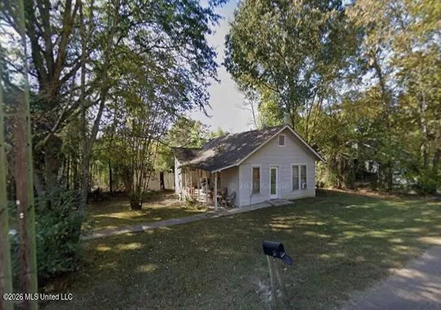 Photo 1 of Single family home for sale at 2418 S Lamar Blvd, Oxford, MS 38655 | MLS# 4165499 | Listing updated on 2026-10-16