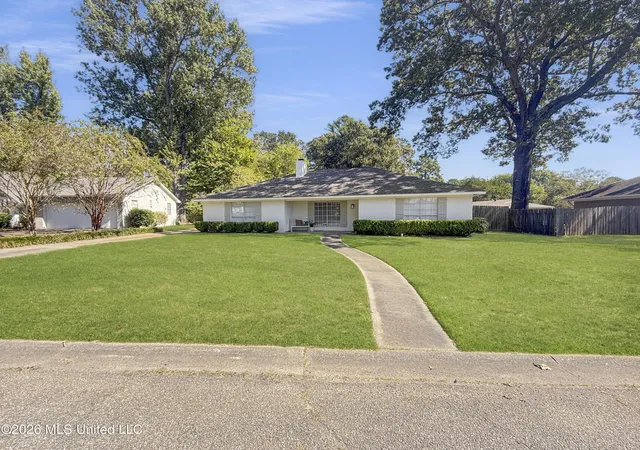 Photo 1 of Single family home for sale at 14 Thornhill Cvs, Brandon, MS 39042 | MLS# 4165487 | Listing updated on 2026-10-14