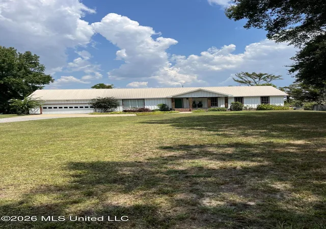 Single family home for sale at 4345 Lake City, Yazoo City, MS 39194 | MLS# 4165486